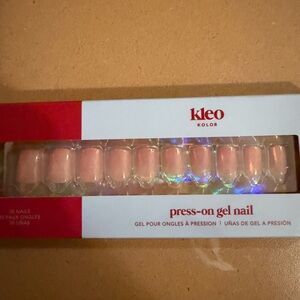 Kleo Kolor Press-On Gel Nails